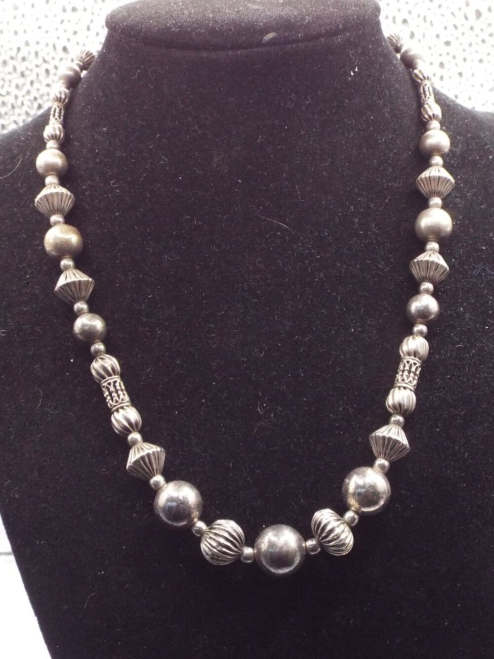 VINTAGE ITALIAN ETRUSCAN MULTI RIDGED 28 GR STERLING BEAD 15" L. NECKLACE 51